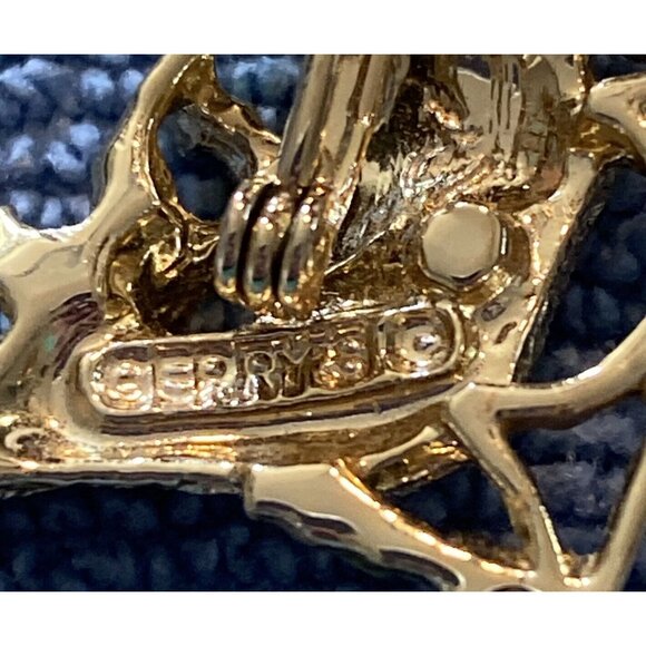 Vintage Brooch/pin Courting Couple Horse Sleigh Signed Gerrys Gold Tone - Picture 9 of 12